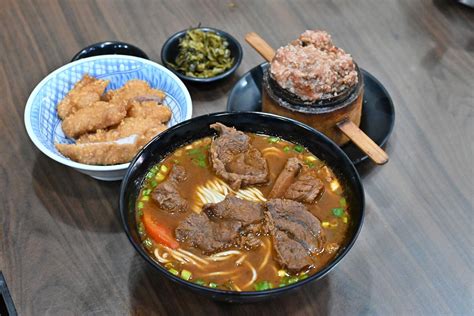 德忞牛肉麵|德忞牛肉麵『德忞牛肉麵，牛肉麵好吃但小菜才是主角。